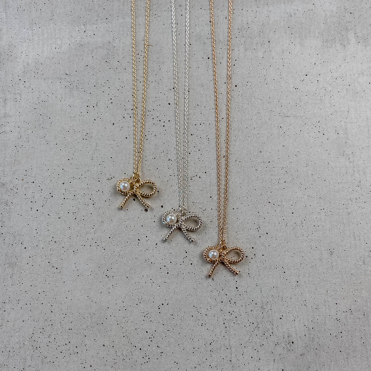 Im Vergleich - Braut Halskette Pinella in Gold, Silber und Rosévergoldet