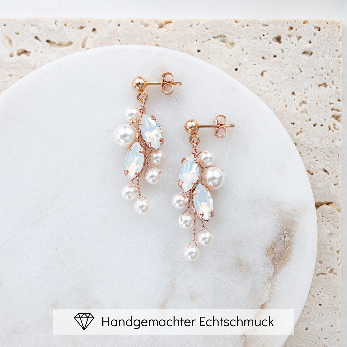 Ohrringe Ana 925 Sterlingsilber 18K rosévergoldet mit veganen Perlen und white opal Kristallen, handgefertigt