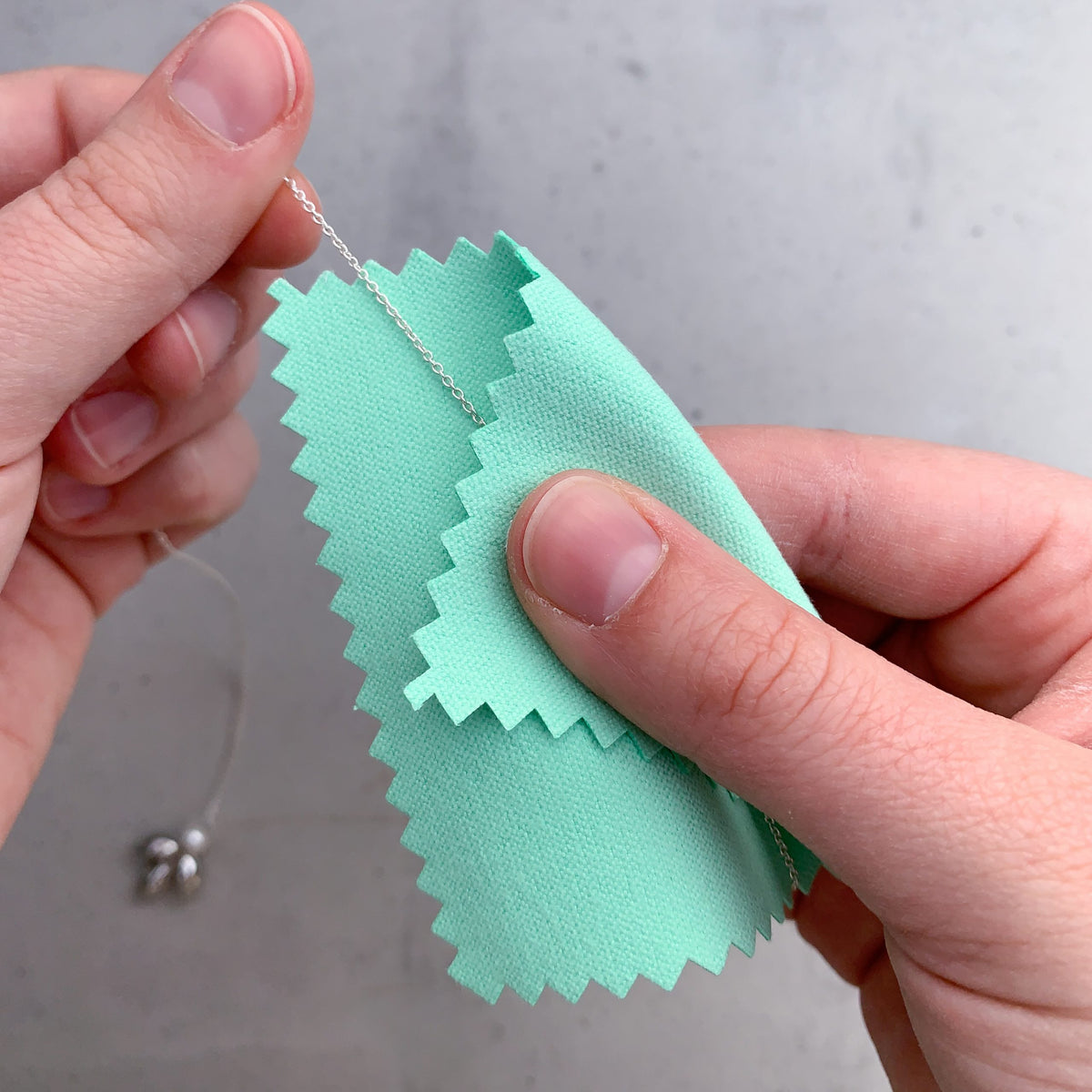 Pflegetuch | Brautschmuck, Schmuckpflege