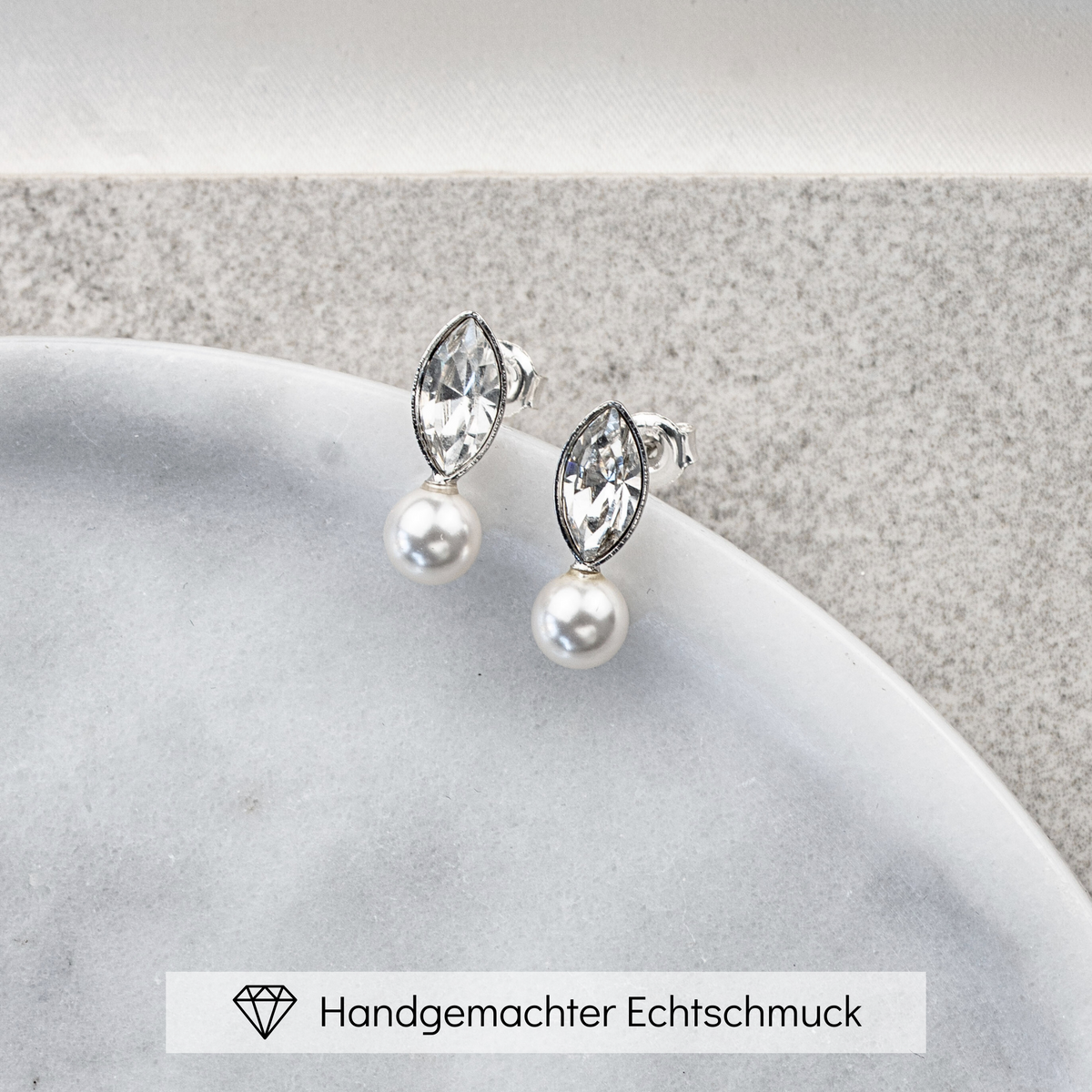 Braut Ohrstecker Kylie aus 925 Sterlingsilber mit Perle und crystal Kristall, handgefertigt